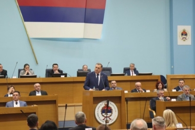 ŠTA SE DEŠAVA U SNSD-u: Niko neće mandat poslanika