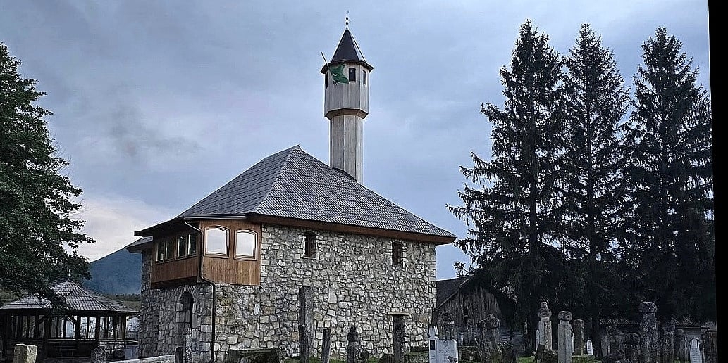 Nakon 84 godine obnovljena Stara otočka džamija u Ripču kod Bihaća