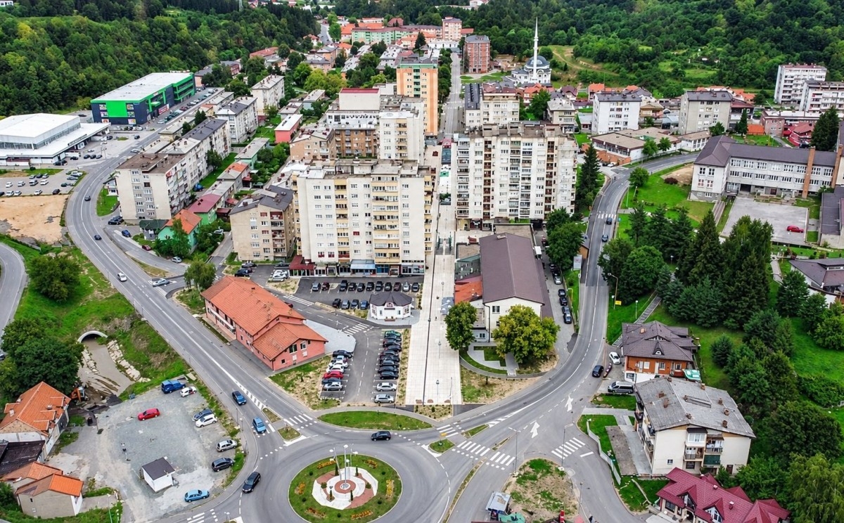 U Banovićima napadnuta 19-godišnja djevojka: Osumnjičeni joj otuđio telefon i pobjegao