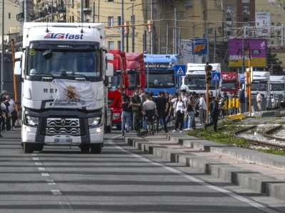 Italija: Nastavlja se protest kamiondžija na jugu, uklonjene blokade na putevima