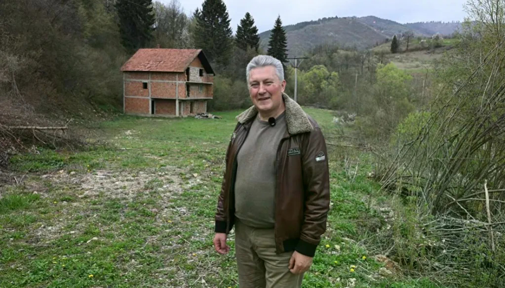 Srce ga vuklo na livade djetinjstva: Bosanac prodao kuću u Njemačkoj i kupio pola rodnog sela, želi ga pretvoriti u turističko odredište