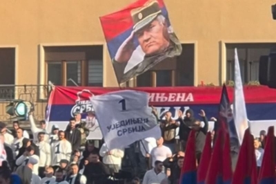 Na Vučićevom predizbornom skupu u Novom Sadu veličali ratnog zločinca Ratka Mladića