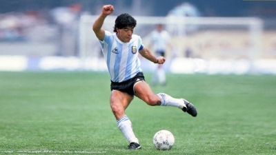„Božja ruka“ vrijedi milione: Maradonina lopta dobila novog vlasnika