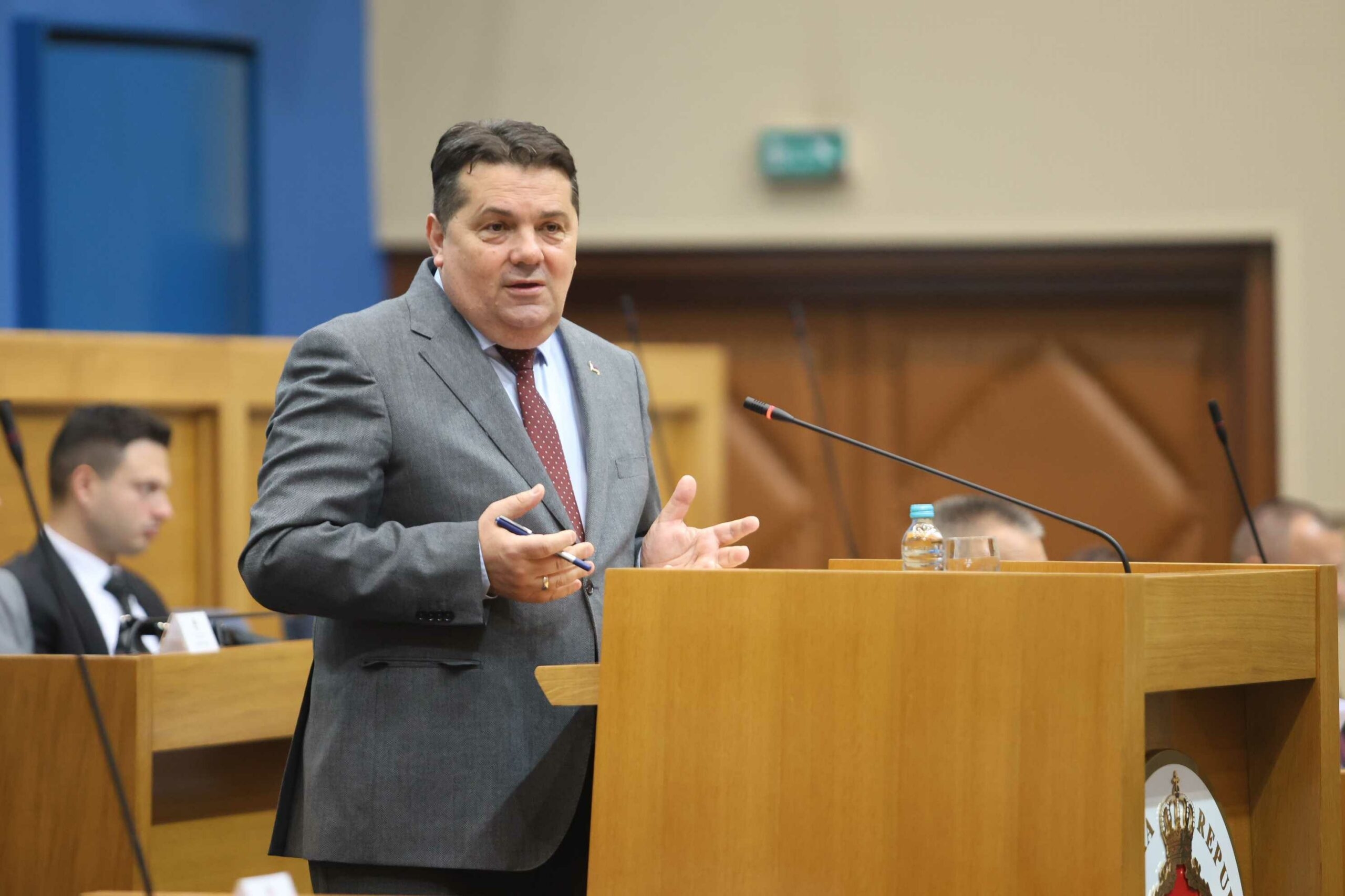 (FOTO) "Doći će ti CRVENI KOMBI" Stevandić uputio Igoru Crnatku jezivu prijetnju koja podsjeća na ratne devedesete