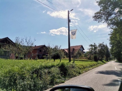 Lazić: Povratnike u Maglaj dočekale ratne zastave i precrtane ćirilične oznake