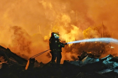 Požari bjesne diljem Europe i Turske: Poginula dva vatrogasca, evakuirana sela i zatvorene prometnice
