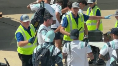 Obezbjeđenje ga skeniralo od glave do pete: Pogledajte kako osiguranje na aerodromu detaljno pretresa Lionela Mesija