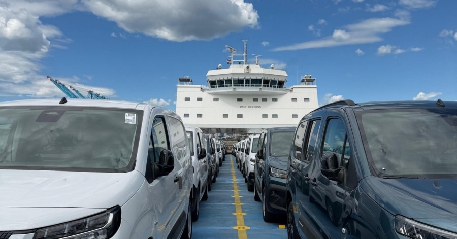 BROD PUN KINESKIH AUTOMOBILA STIŽE U RIJEČKU LUKU: 'Cilj je kroz Hrvatsku transportovati 300 hiljada komada'