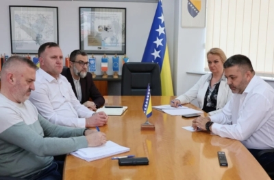 MINISTAR LAKIĆ SA PREDSTAVNICIMA SINDIKATA NOVE ŽELJEZARE: 'Otpuštanje radnika i stečaj nisu opcija'