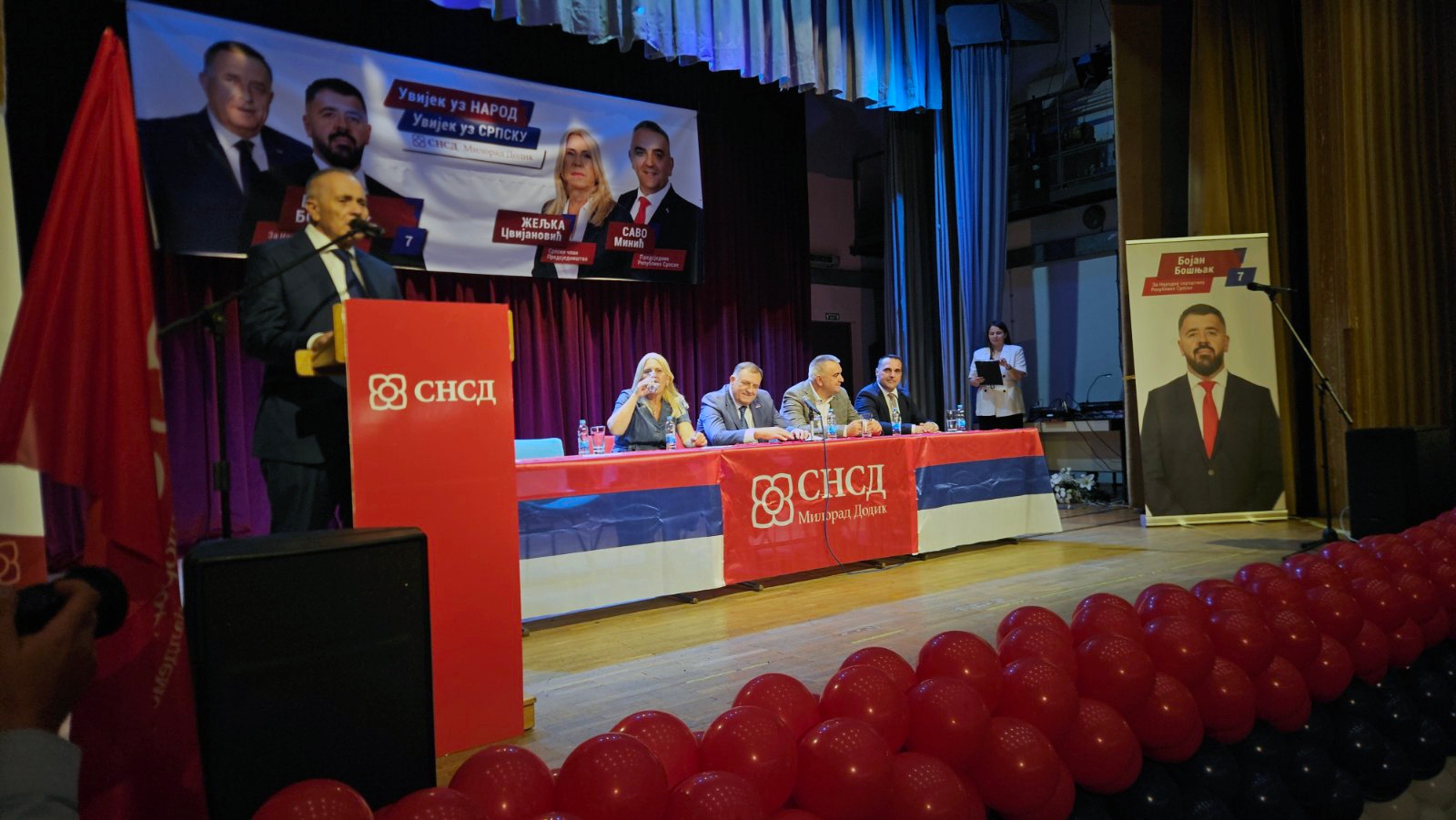 (VIDEO, FOTO) „MI SMO SVI MILORAD DODIK“ Minić, Cvijanovićeva i Dodik u Bileći poručili da je SNSD odgovorna politička partija i da zato treba podržati njene liste