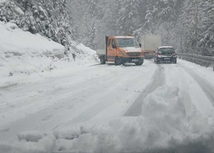 Snijeg napravio probleme na putu od Pala do Jahorine