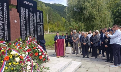 Egzodus iz Donjeg Vakufa: Položeni vijenci na spomenik stradalim Srbima