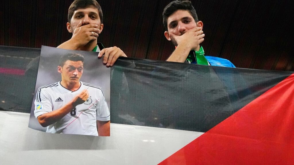 Rusima zabrana, Izraelcima nastupi: Ozil otvoreno prozvao FIFA-u i zatražio jednak tretman