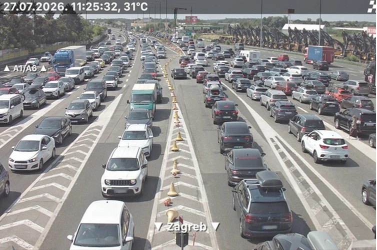 Kolaps na auto-putu u Hrvatskoj: Saobraćaj prema moru potpuno stao