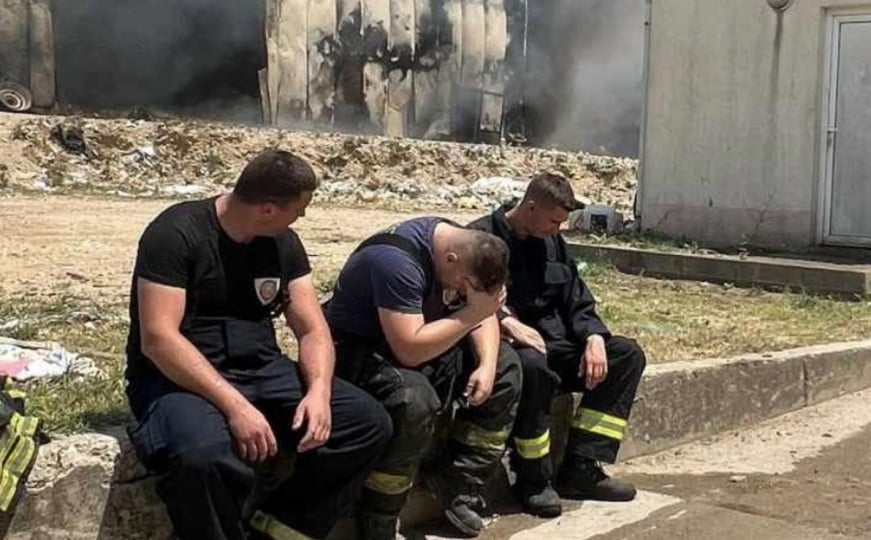 Potresan prizor iz Mostara: Vatrogasci na izmaku snaga nakon borbe s požarom