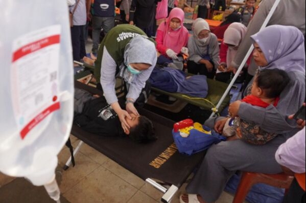 Blizu 800 Indonežana oboljelo od trovanja hranom povezanom s vladinim programom besplatnih obroka