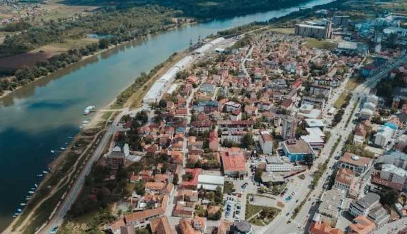 Tuga u Brčkom: Danas sahrana dječaka (2) kog je otac slučajno pregazio automobilom