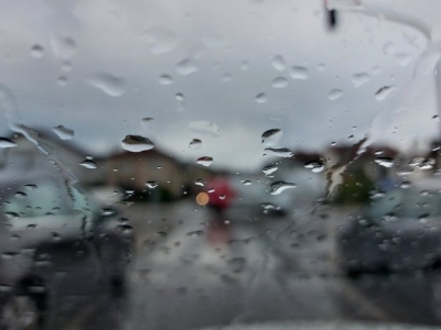 Јako nevrijeme u Zagrebu: Vozači stali zbog grada, problemi u snabdijevanju strujom