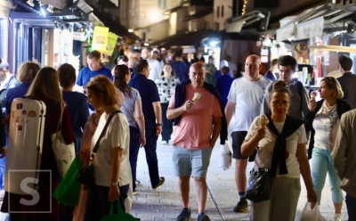 Noćna šetnja Sarajevom: Grad odiše posebnom atmosferom