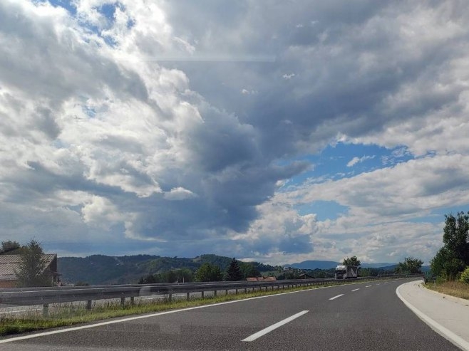Zbog nestabilnog vremena neophodna opreznija vožnja