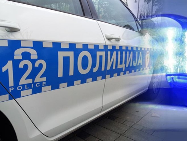 Motociklista udario policajca