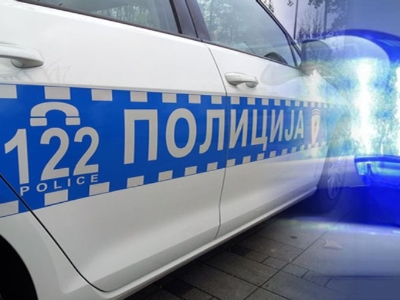 Motociklista udario policajca