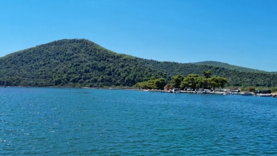 Upozorenje kupačima u Hrvatskoj: Zbog fekalnog zagađenja zabranjeno kupanje na plaži u Stonu