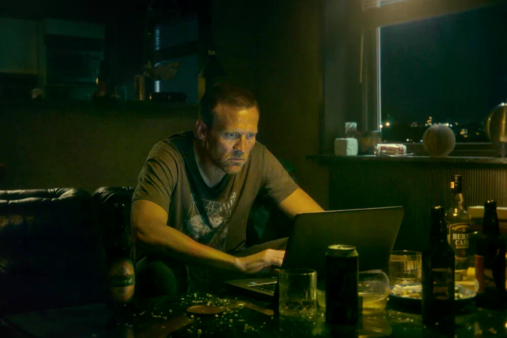 Serija “Detektiv Hule” na Netflixu: Nije savršen, ali je najbolji noir koji ćete gledati
