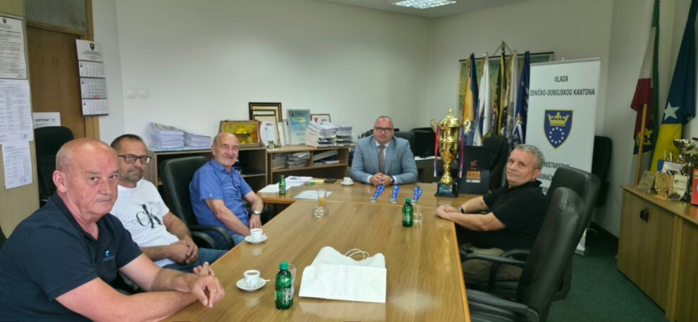 Ministar Sirovica ugostio osvajače turnira Priština Open 2026: KSO Bosna Zenica donio pehar u Zenicu