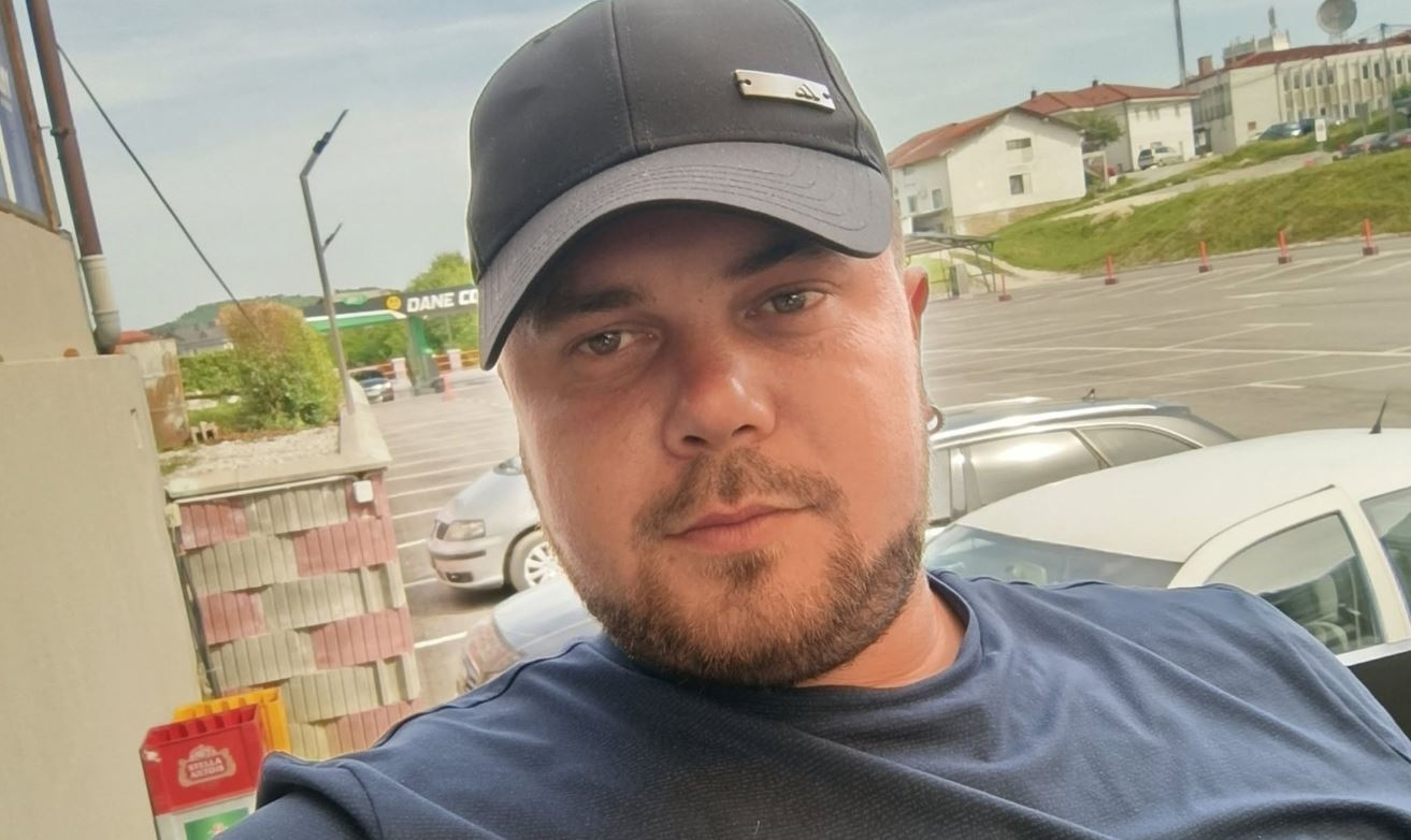 Novi detalji horora u Velikoj Kladuši: Prijateljstvo iz djetinjstva završilo tragedijom, komšije u šoku zbog ubistva 30-godišnjaka