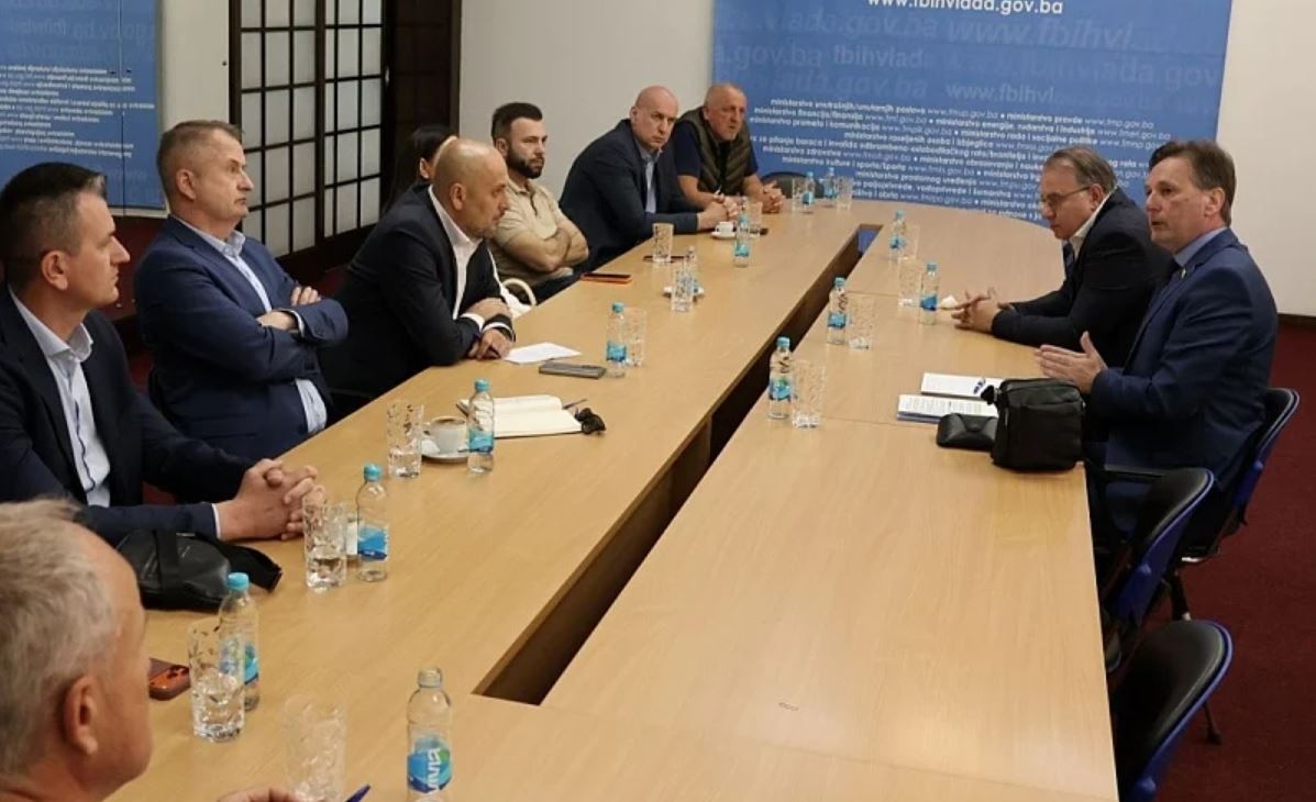 FBiH ima višak mlijeka: Moguće je da će se od njega praviti mlijeko u prahu