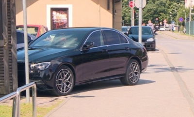 Nepropisno parkiranje u Banjaluci sve izraženije: Da li će kazne riješiti problem VIDEO