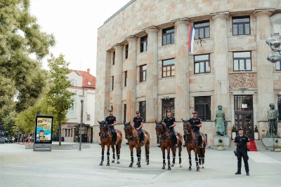 Konjica Žandarmerije prošetala centrom Banjaluke: „Najmlađi posebno oduševljeni“ (FOTO)