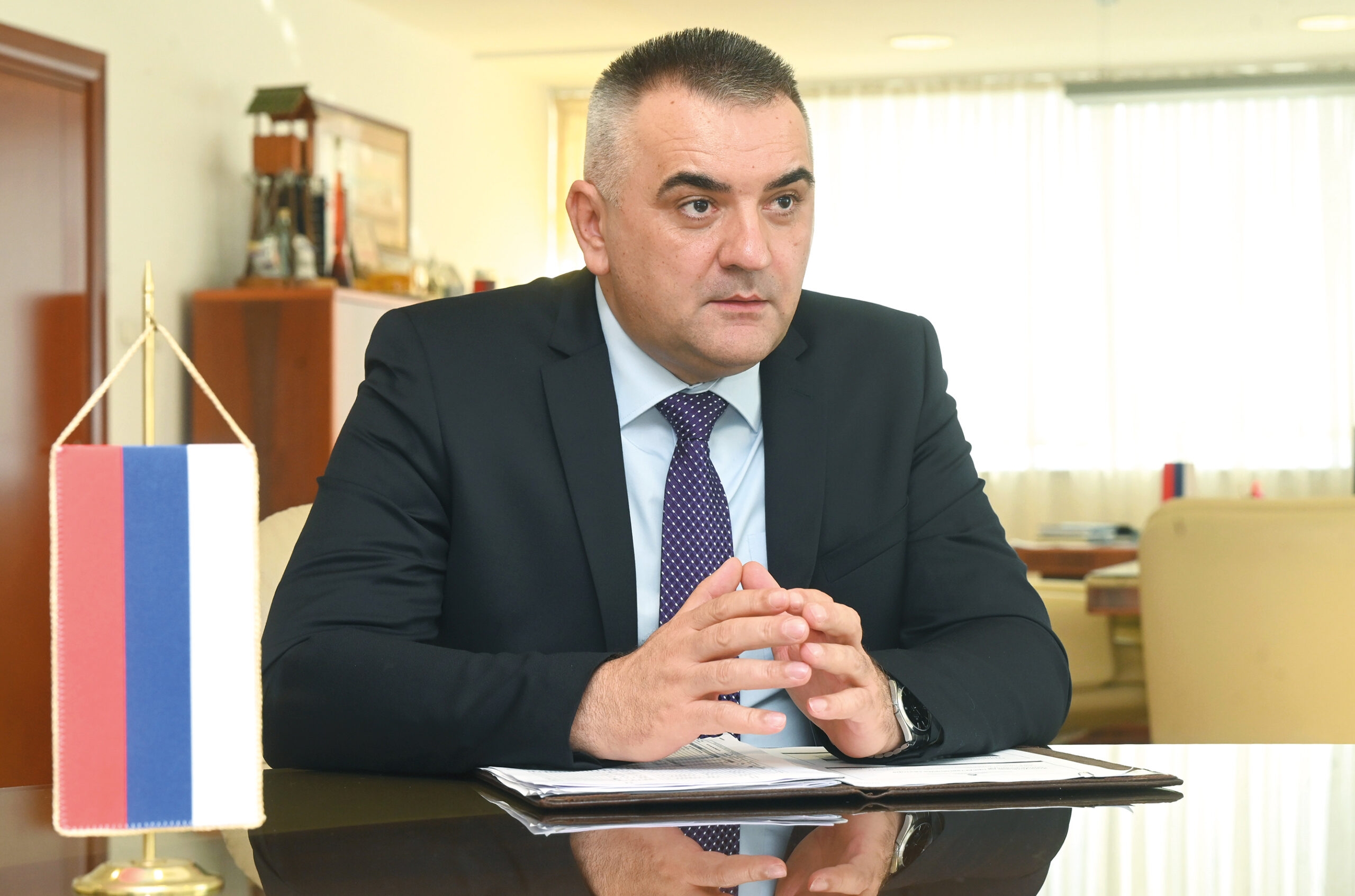 Минић: Основцима по 100 КМ, средњошколцима и студентима по 150 КМ