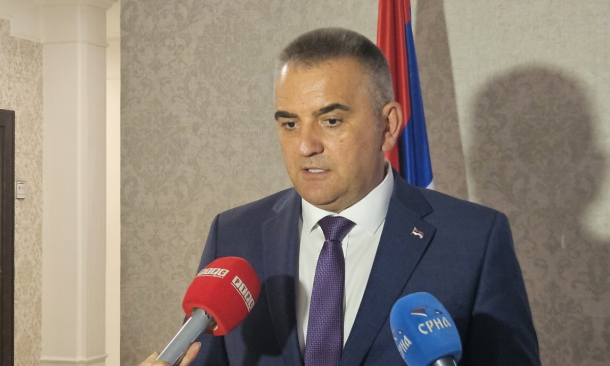 “Potresla me vijest iz Vogošće!” Premijer Minić o brutalnom napadu na 92-godišnjeg Srbina FOTO