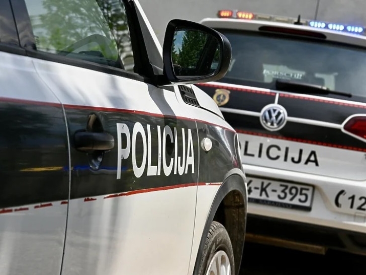 Pronađeno tijelo muškarca, uhapšene tri osobe