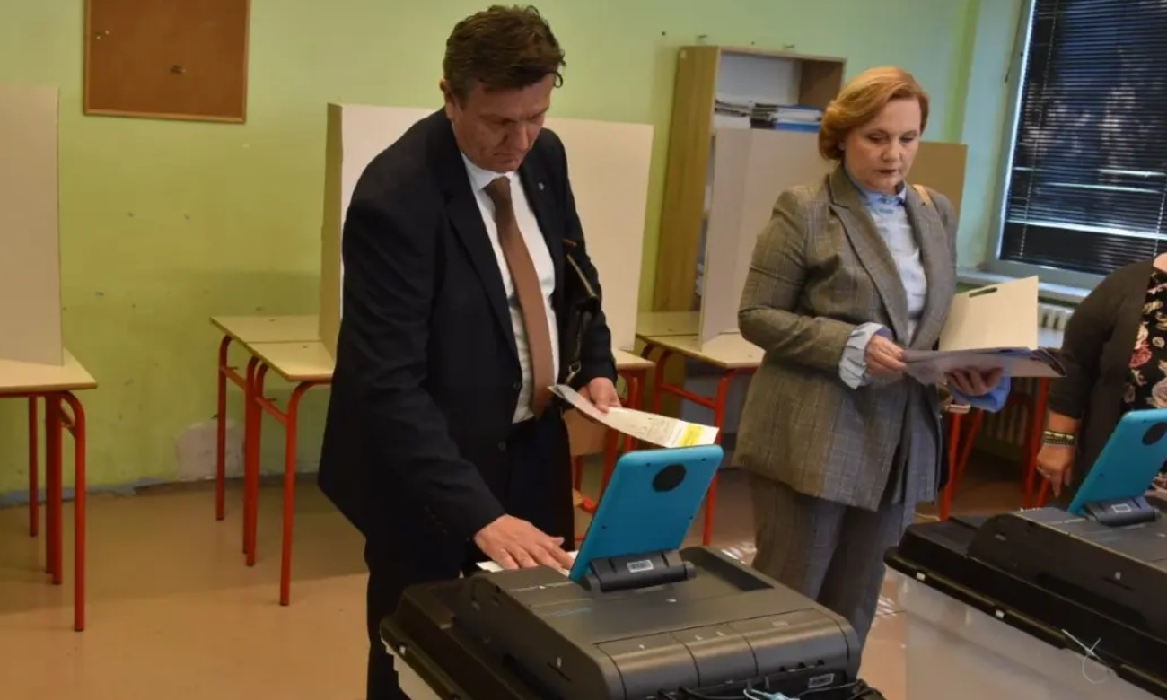 Kandidat SDS-a za predsjednika Srpske glasao u Banjaluci: Blanuša na biračkom mjestu