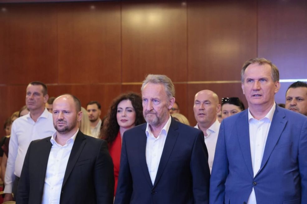 Izetbegović: “Potrebno nam je 50.000 novih radnih mjesta i milijardu KM novih investicija svakog..."