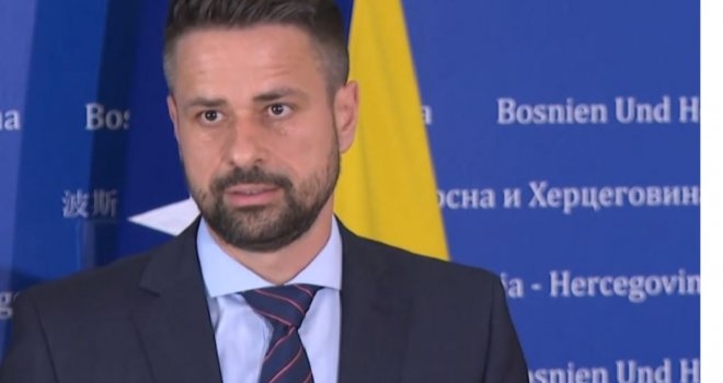 Amidžić: Akt koji je potpisao Hasanović tretirat ćemo zakonito, njega ispale, pa on ispali glupost