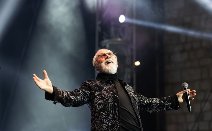 "Je l' Sarajevo gdje je nekad bilo": Pjesma Dine Merlina koja godinama budi emocije