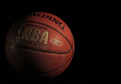 LeBron James odmah pokazao šta može: Philadelphia slavila na vrućem gostovanju
