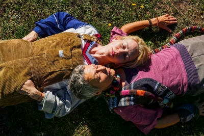 Džana Pinjo i Tatjana Šojić nakon 25 godina zajedno na sceni u „Mokrim mačkama“