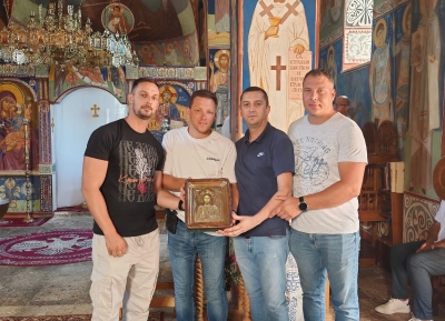 Spojila ih vjera i dobrota: Sezonci iz Dubrovnika poklonili vrijednu ikonu iz 19. vijeka manastiru Duži