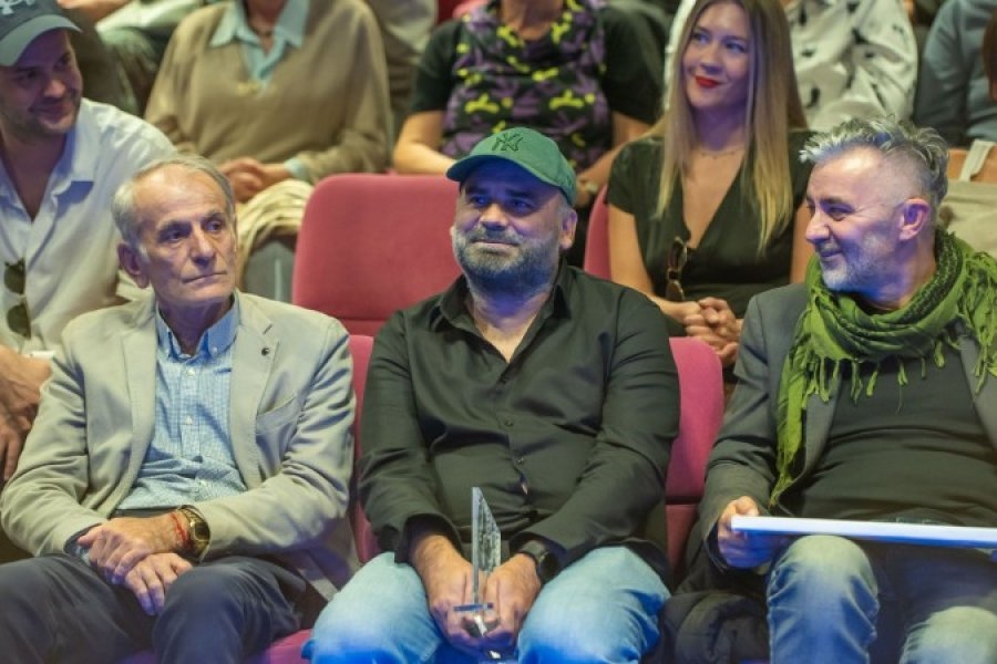 Dini Mustafiću dodijeljen Zlatni lovorov vijenac Festivala MESS za poseban doprinos umjetnosti teatra