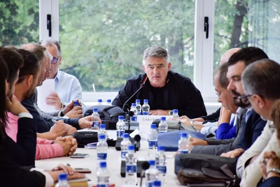 'UDAR NA USTAVNI POREDAK': Komšićeva DF optužuje da tajni sastanci krugova bliskih SDA i zvaničnika HDZ-a vraćaju na stol 'plutajući treći entitet'