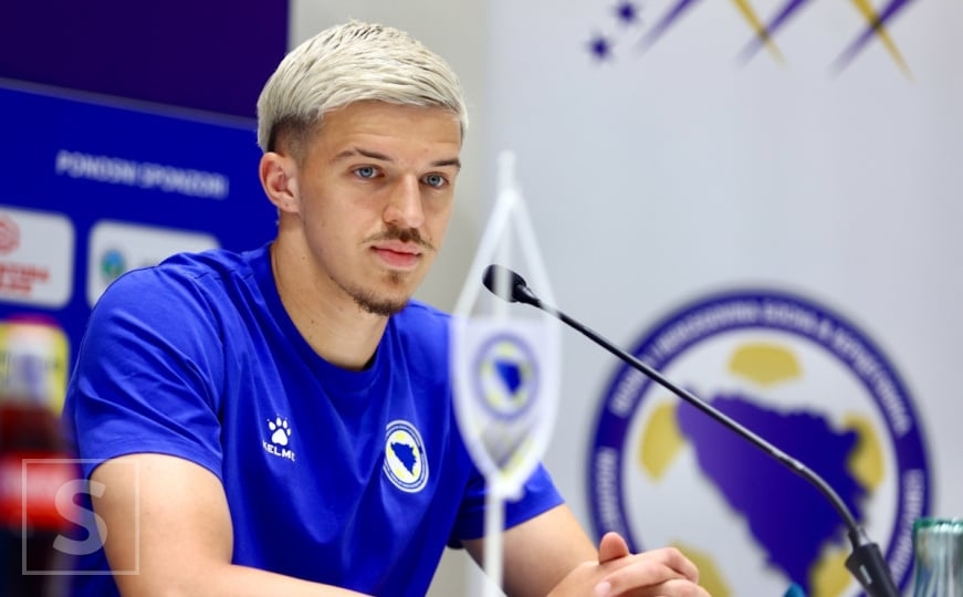 Na ruci nosi zanimljiv detalj: Tarik Muharemović odradio prvi trening u Leedsu