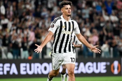 Najbolji u Juventusu: Alajbegović asistirao u remiju sa Cagliarijem