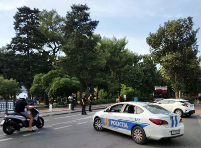 Trojica maskiranih razbojnika opljačkala supermarket u Budvi, odnijeli 320.000 eura