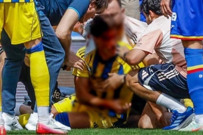 Užasne scene na utakmici, igrač nakon sudara u krvi morao napustiti teren...