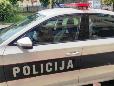 Pucnjava kod Banovića: Muškarac ubijen, žena ranjena